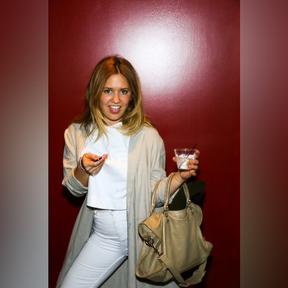 Meet your Posher, Jessica - Picture 5 of 16